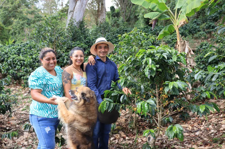 Familia cafetera sostenible